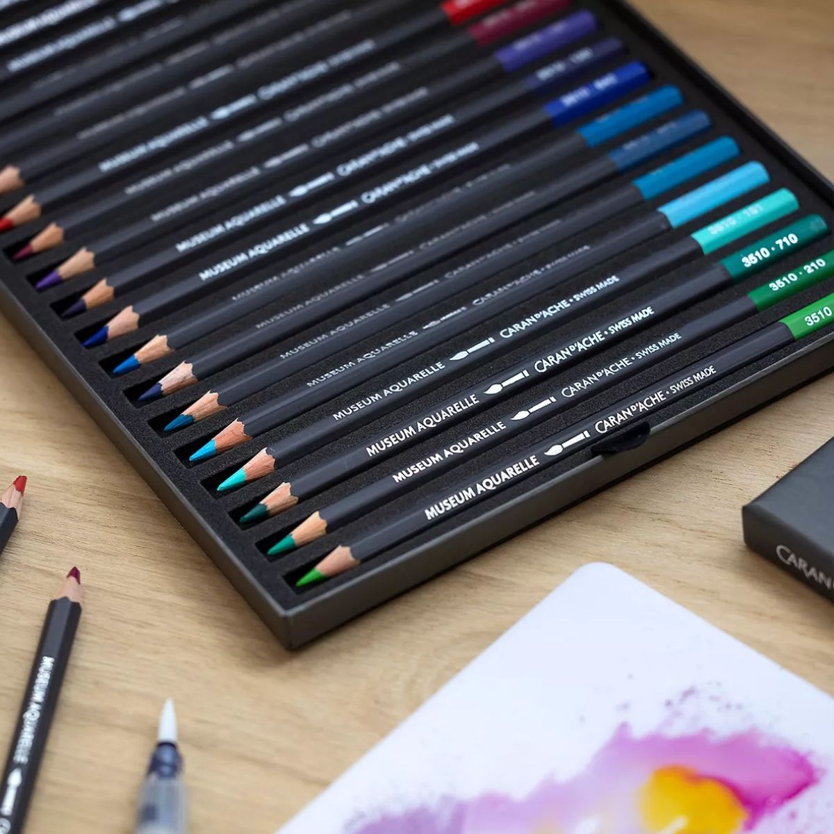 Estojo Lápis de Cor Caran D'ache Museum Aquarelável com 20 Cores