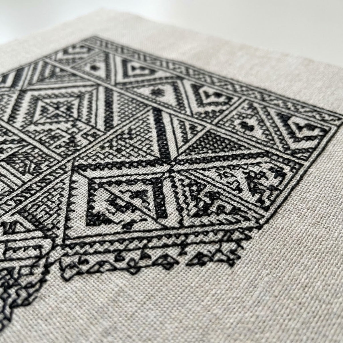 Livro Blackwork Contemporâneo - Ambientes & Costumes