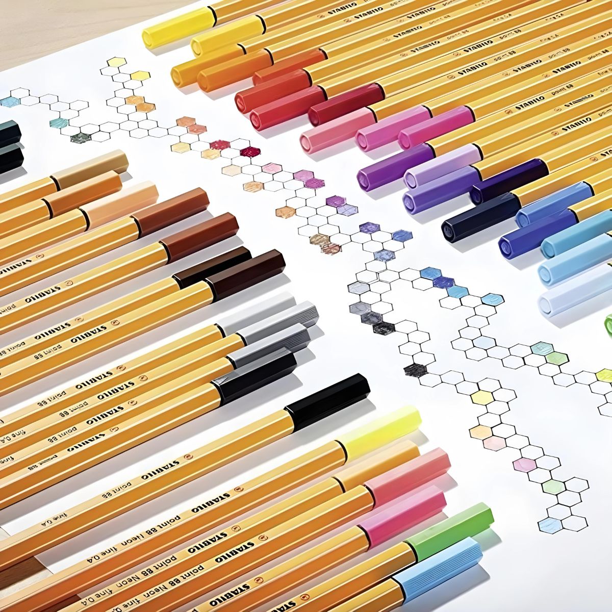 Estojo de Caneta Multiuso Point 88 Extrafina Stabilo 0.4Mm com 40 Cores