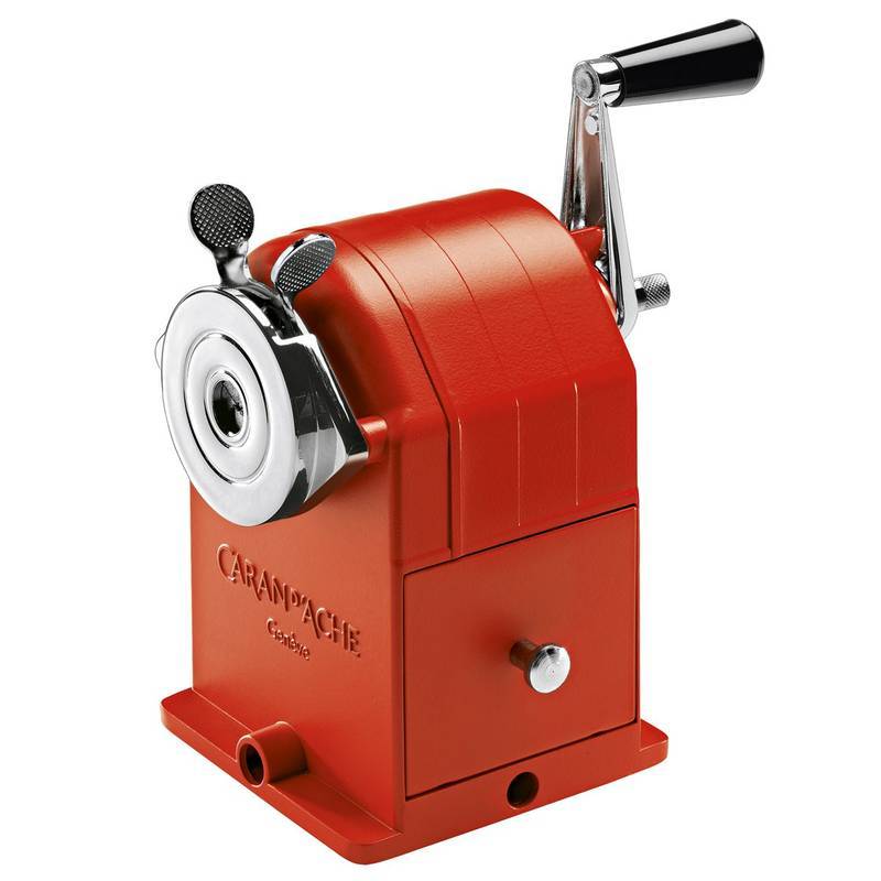Apontador de Mesa Manivela Metal Caran D'ache Vermelho