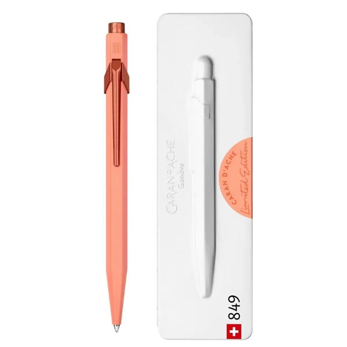 Caneta Esferográfica 849 Caran D'ache Claim Your Style com Estojo de Lata  - Tangerine