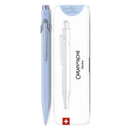 Caneta Esferográfica 849 Caran D'ache Claim Your Style com Estojo de Lata  - Polar Blue