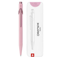 Caneta Esferográfica 849 Caran D'ache Claim Your Style com Estojo de Lata  - Quartz Pink