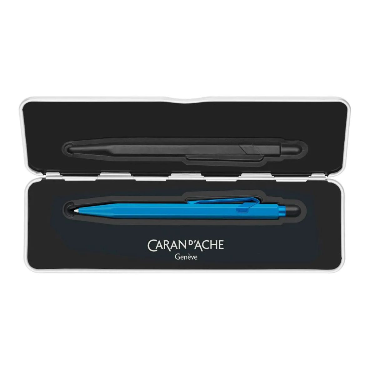 Caneta Esferográfica 849 Caran D'ache Claim Your Style com Estojo de Lata  - Azure Blue