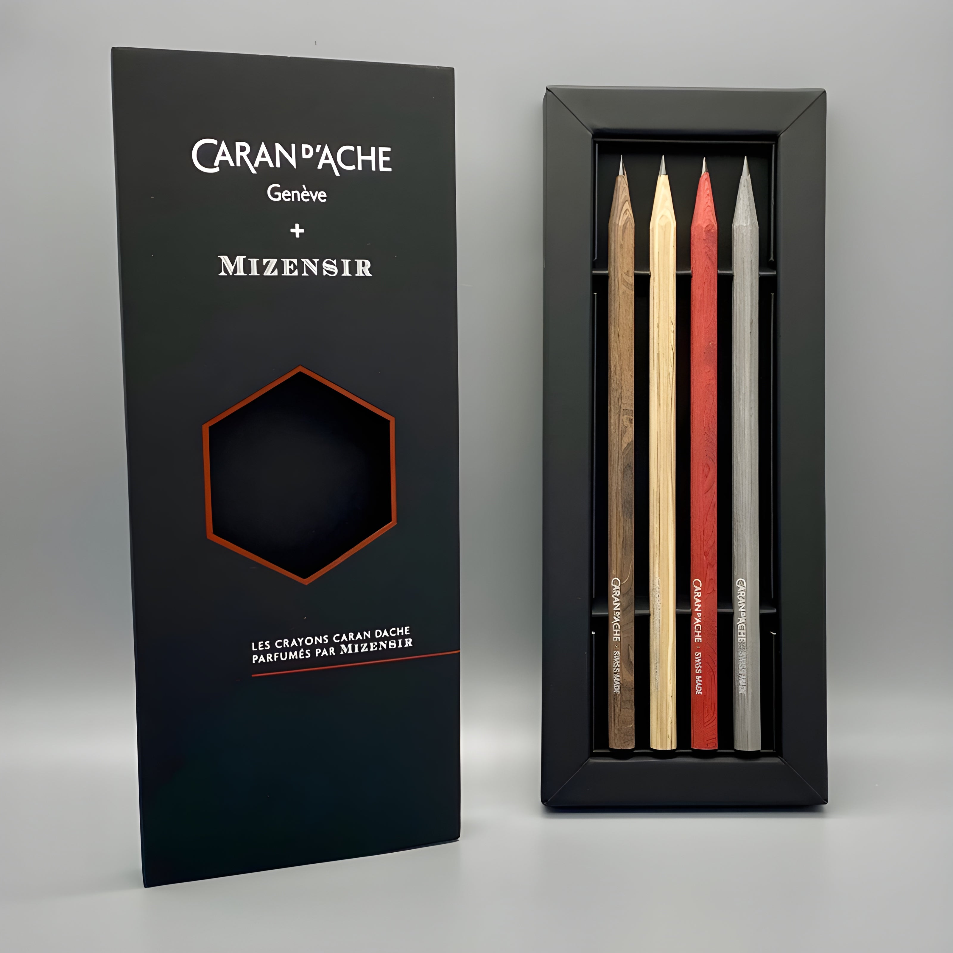 Kit Lápis Grafite Caran D'ache Les Crayons Hb Aromatizada com 4 Unidades