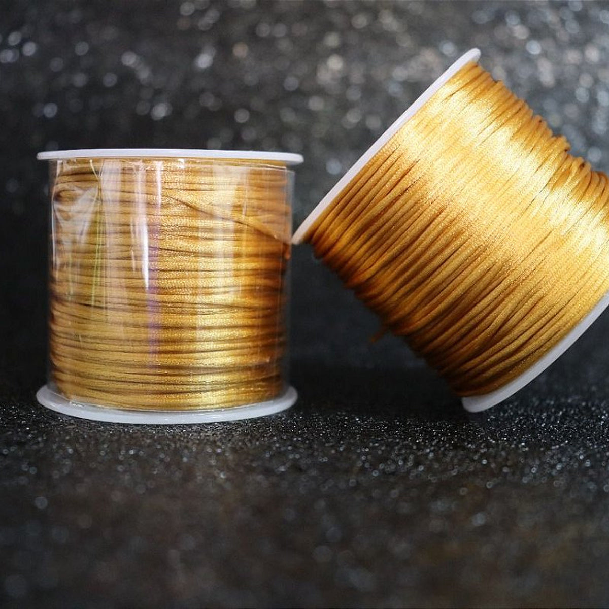 Cordão de Cetim Rabo de Rato para Bijuteria e Artesanato Dourado 1mmx50m - Artepunto