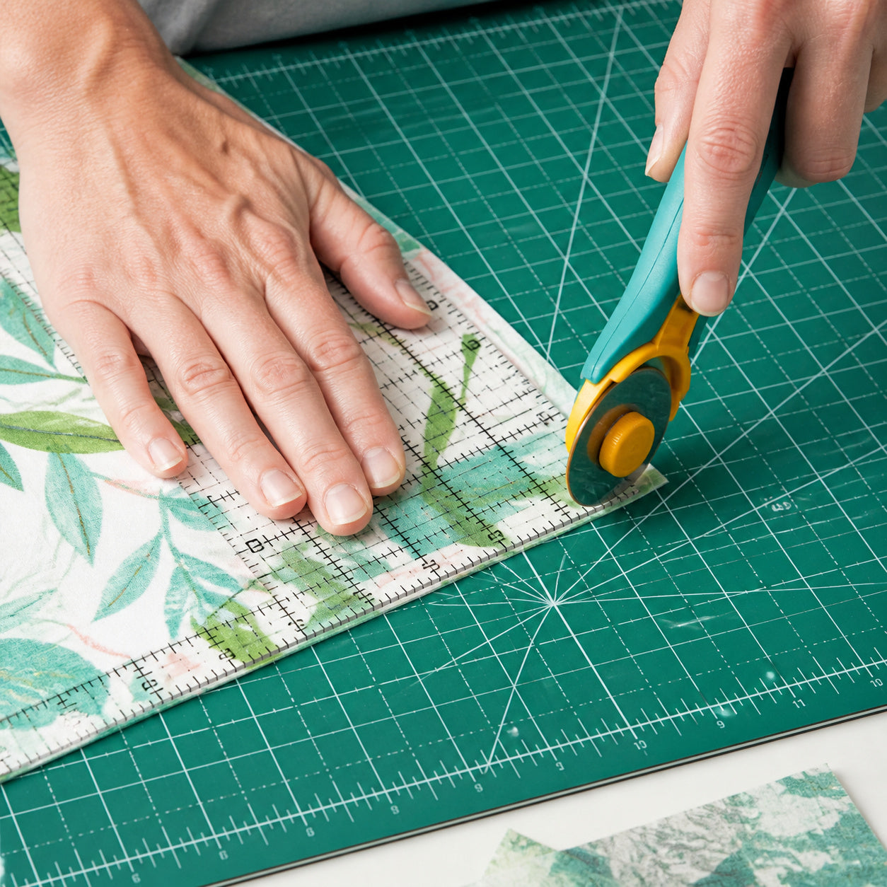 Base de Corte Verde 45cm para Patchwork Scrapbooking e Artesanato - Círculo