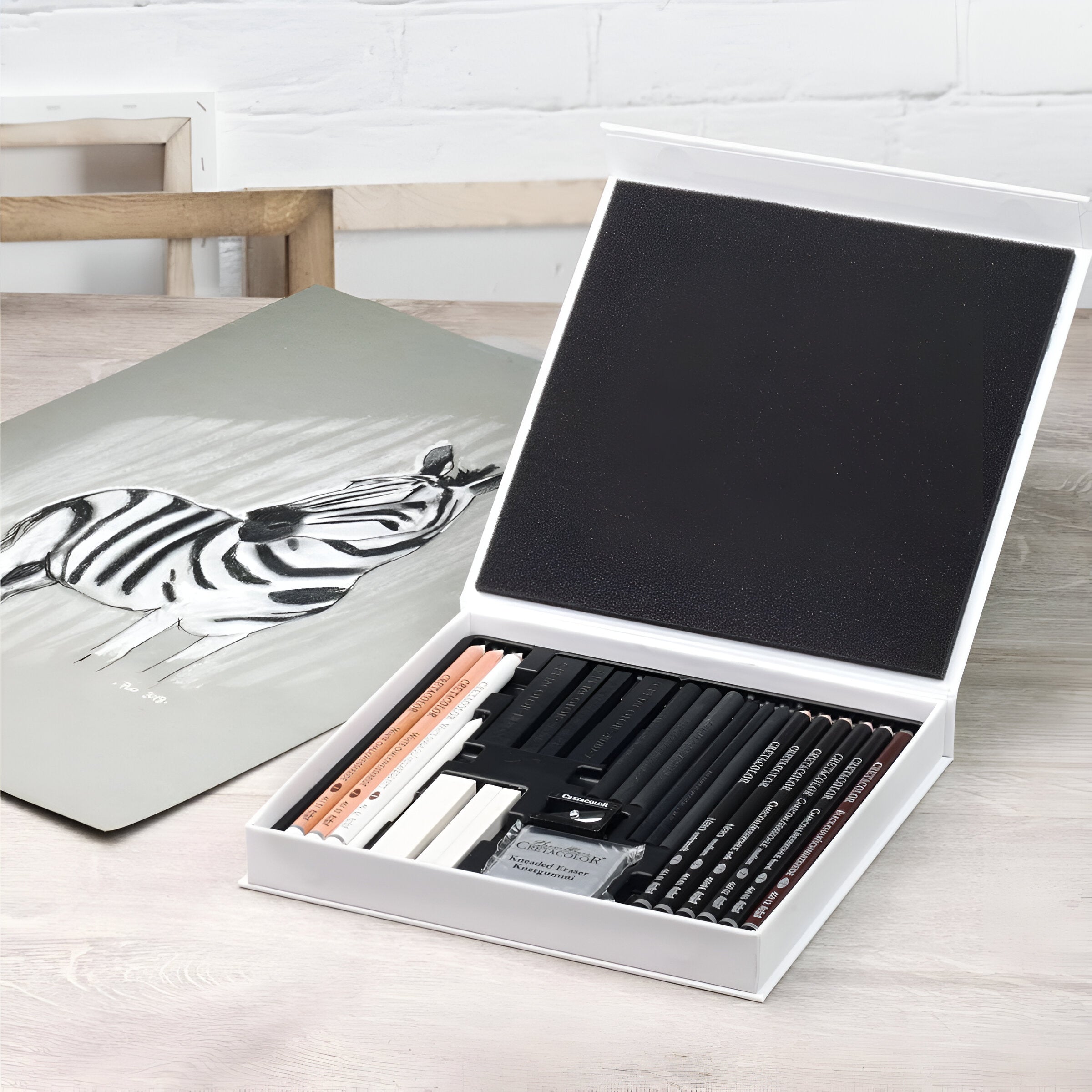 Conjunto de Desenho Cretacolor Black & White com 25 Peças em Estojo de Madeira 400 62