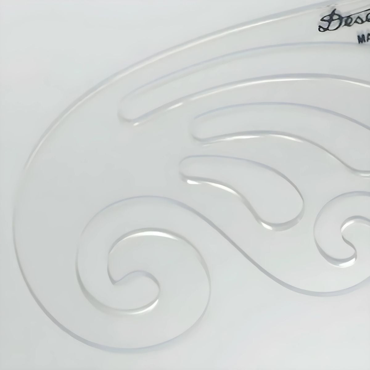 Curva Francesa Acrílico 33x15 Cm Trident Modelo 1118 - Gabarito de Curvas para Desenho Técnico