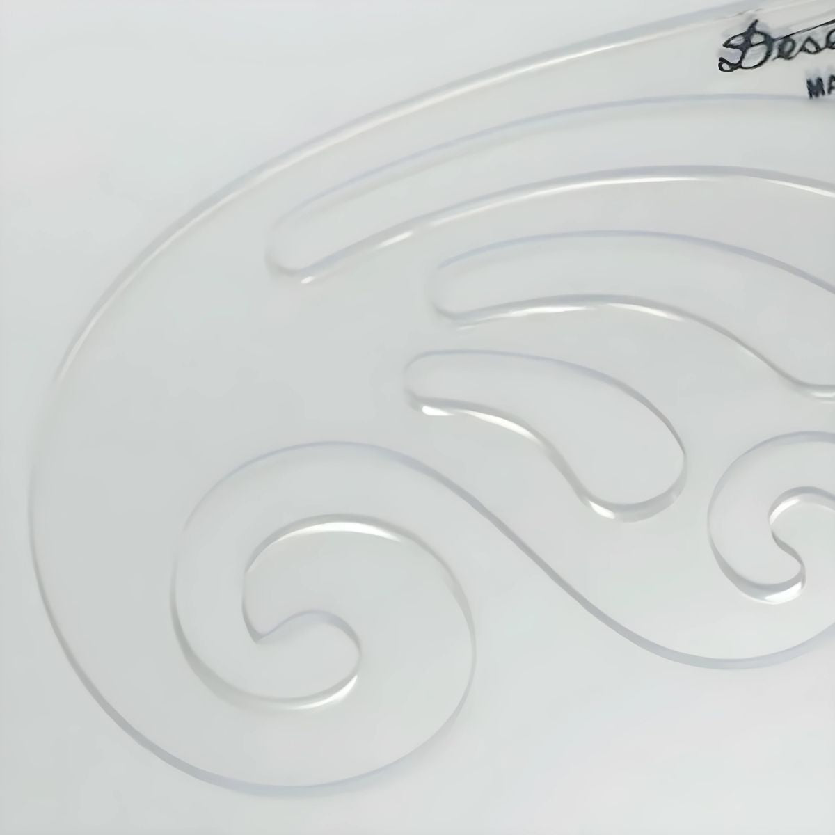 Curva Francesa Acrílico 25x15 Cm Trident Modelo 1119 - Gabarito de Curvas para Desenho Técnico