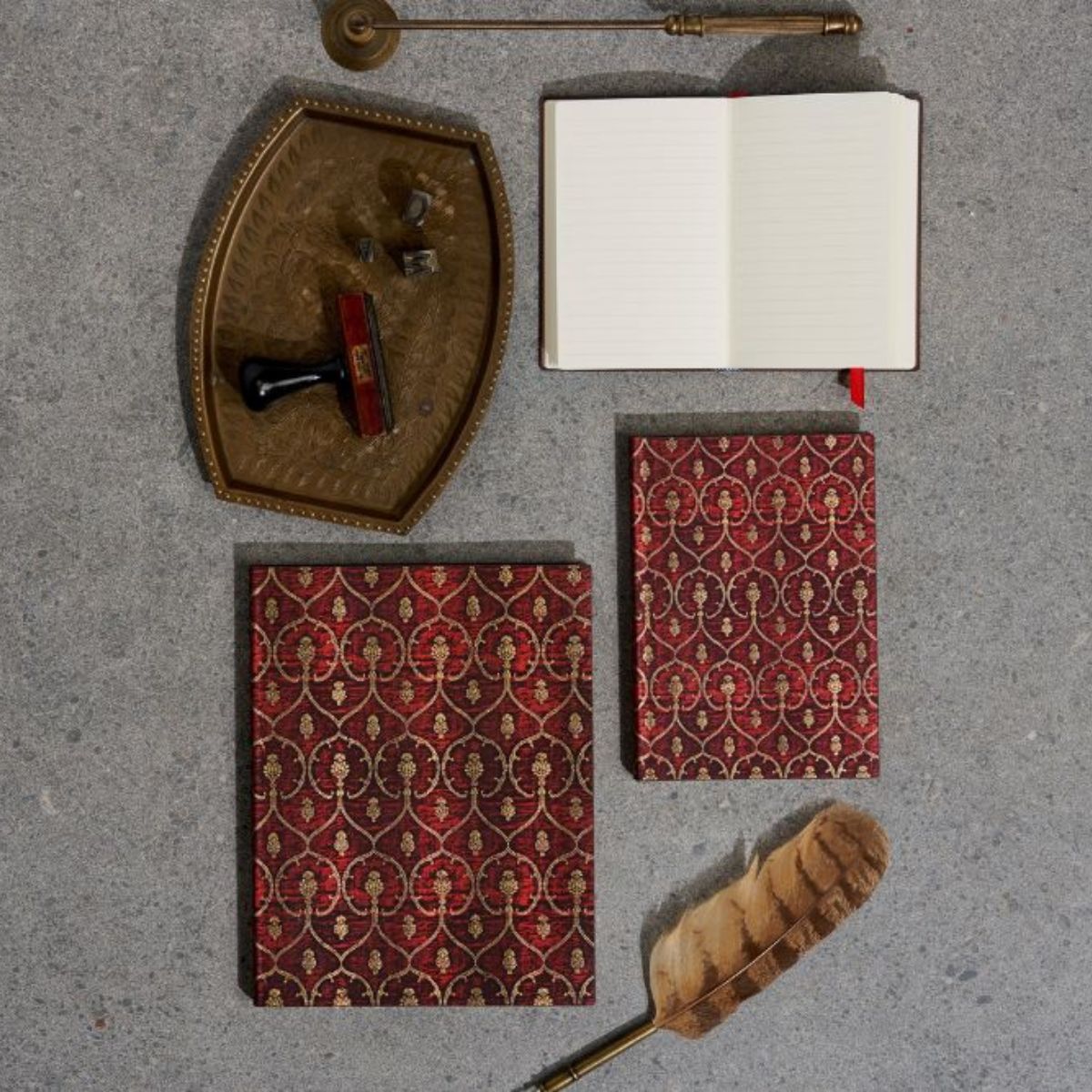 Caderno Paperblanks Red Velvet Capa Flexível Ultra 100g/m² 18x23cm 176 Páginas com Pauta - Fb9629-0