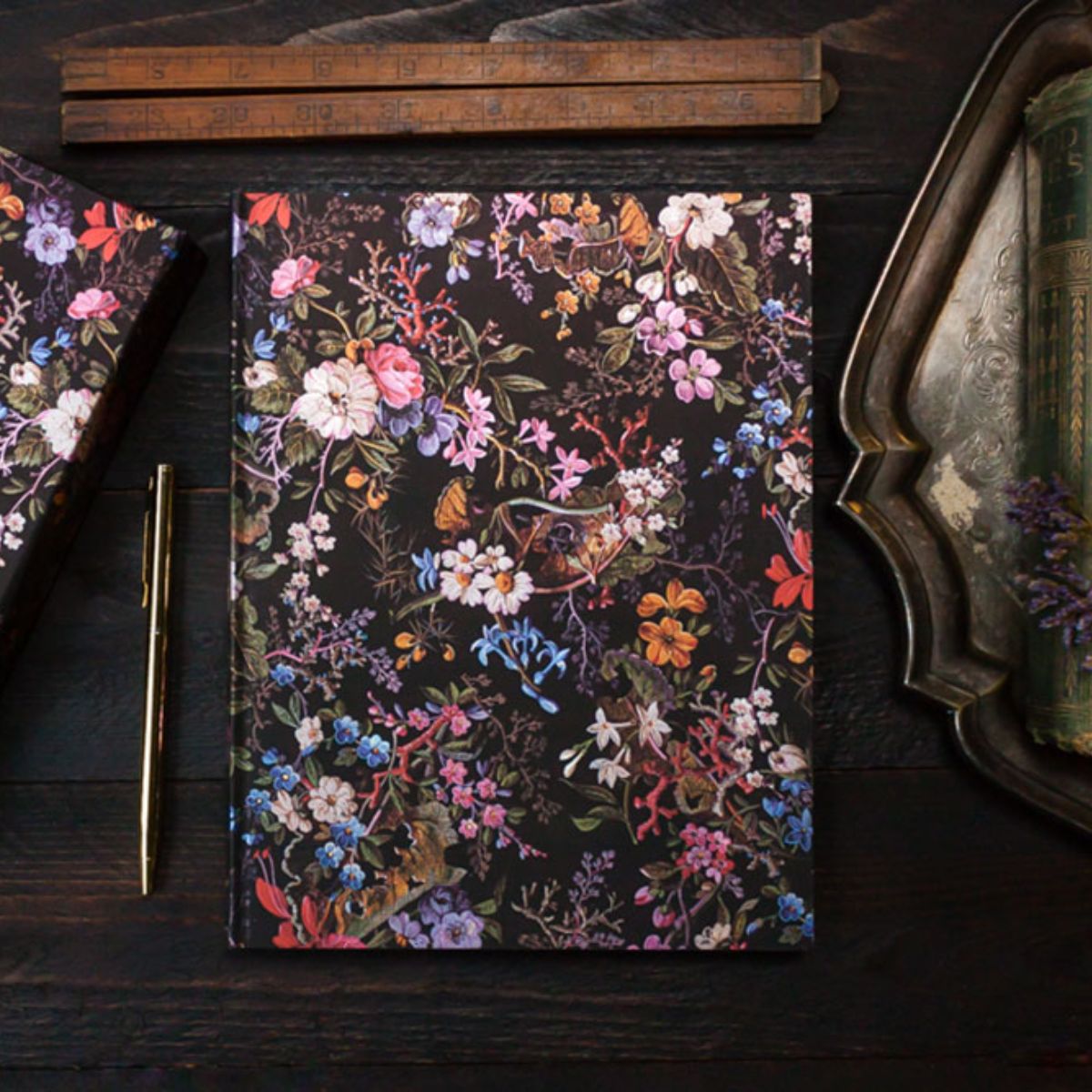 Caderno Paperblanks Floralia Capa Flexível Ultra 100g/m² 18x23cm 176 Páginas com Pauta - Fb7283-6