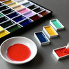 Estojo Tinta Aquarela Kuretake Pastilha Gansai Tambi com 18 Cores
