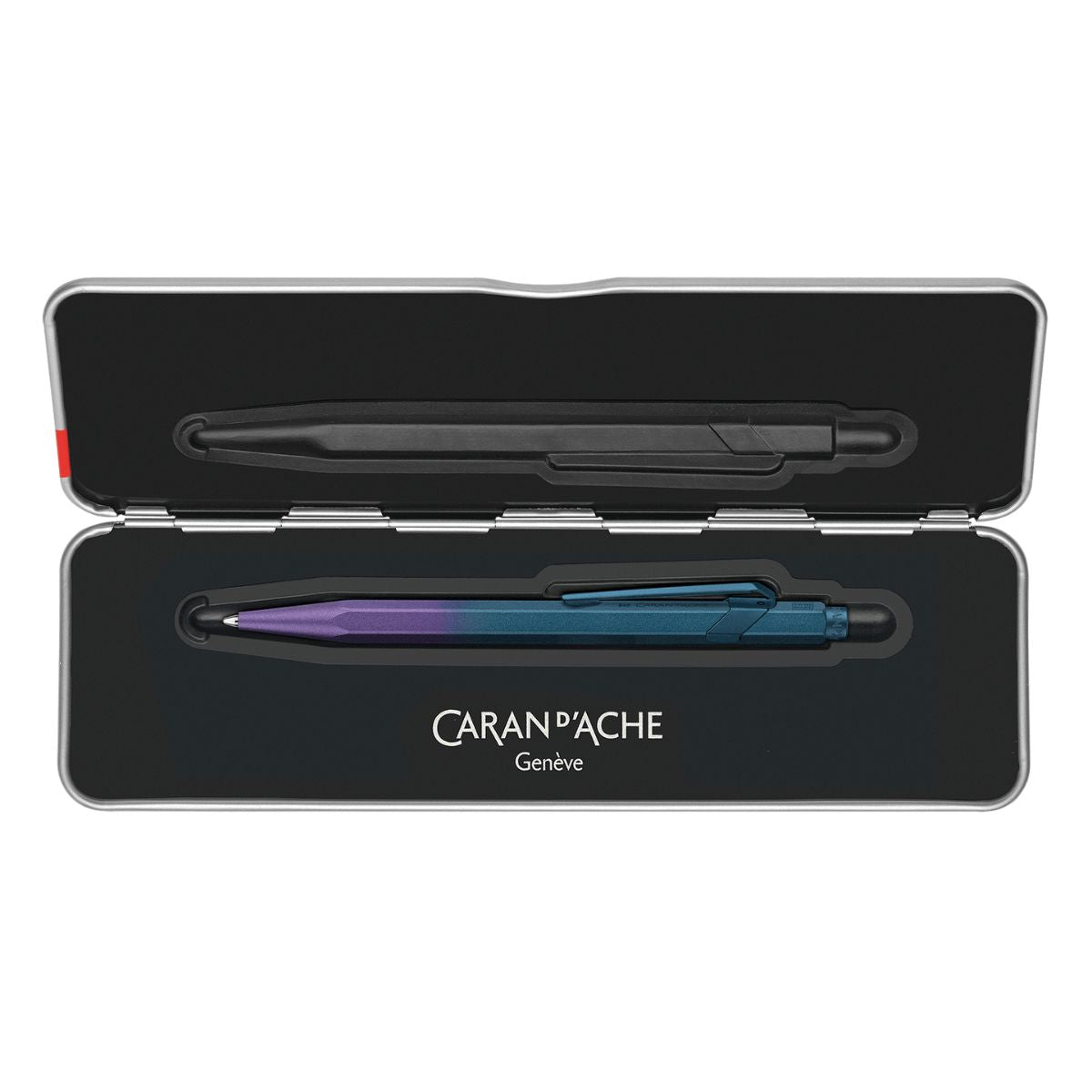 Caneta Esferográfica 849 Caran D'ache Claim Your Style com Estojo de Lata  - Purple Ocean