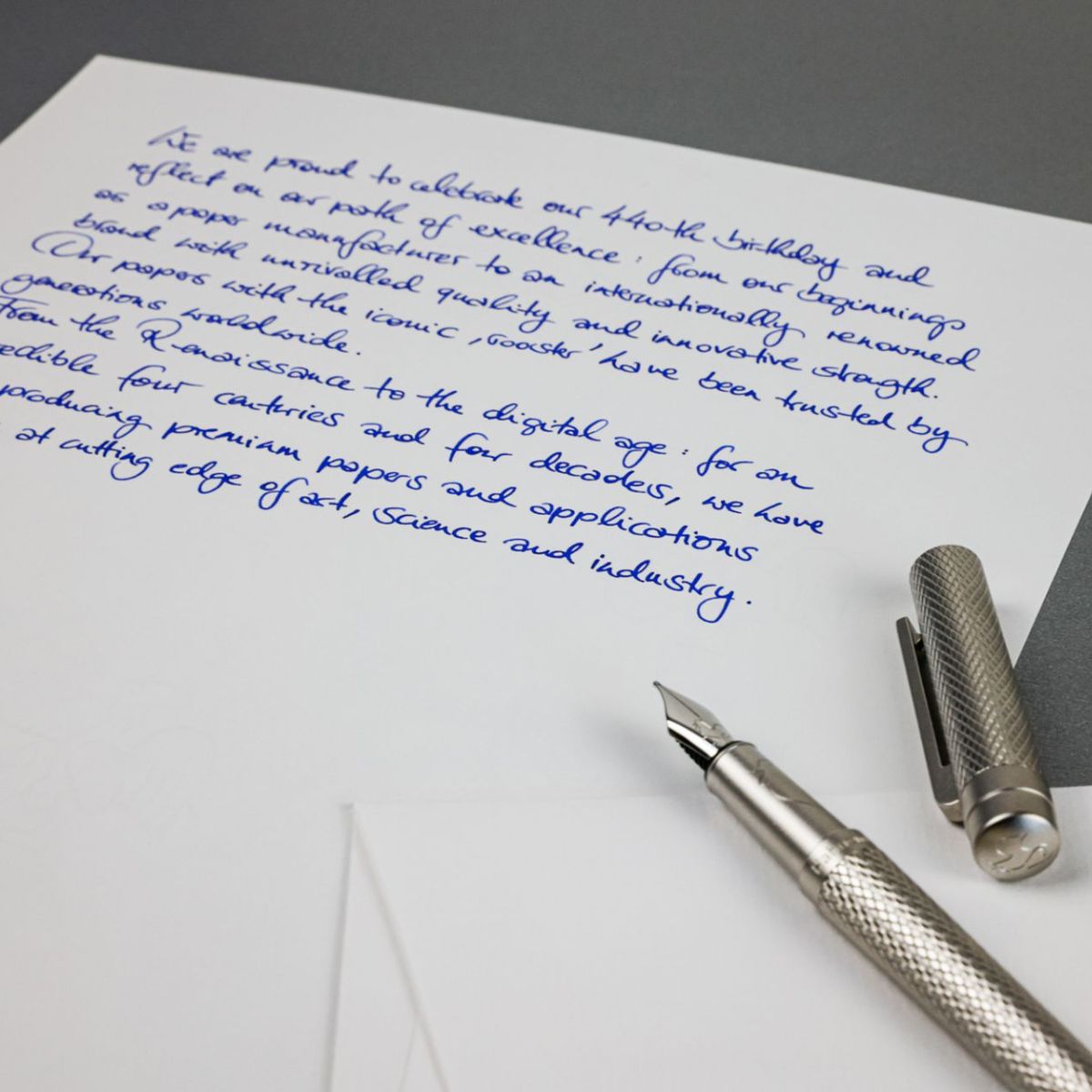 Conjunto de Papéis para Escrita Hahnemühle 440 Anos com 30 Folhas A4 + 30 Envelopes