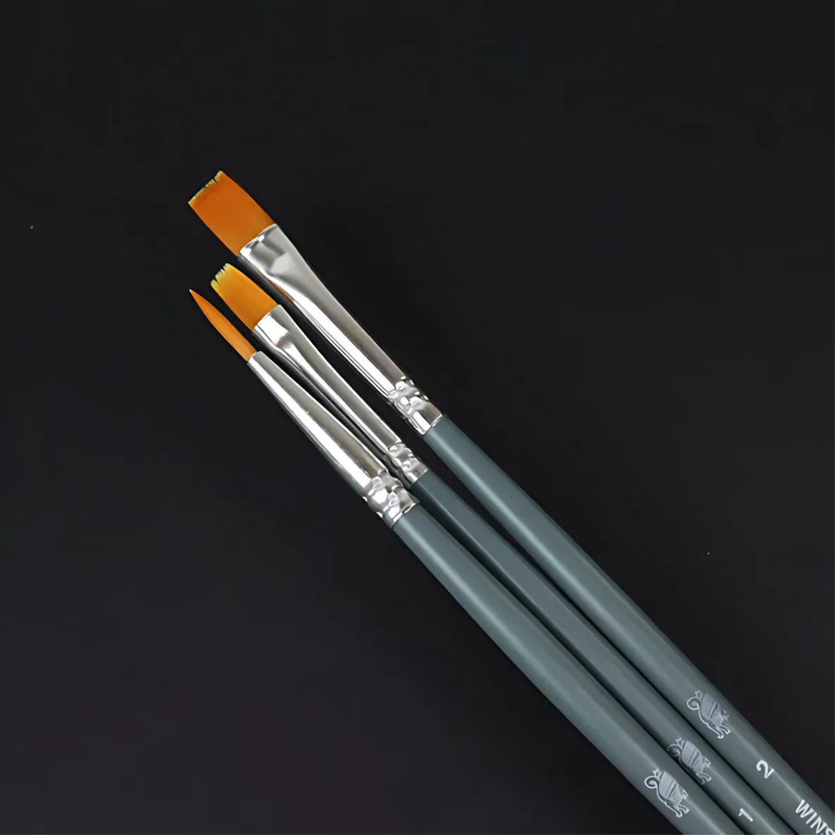 Kit 3 Pinceis Winsor & Newton Foundation para Aquarela Cerda Curta Sintetico Dourado