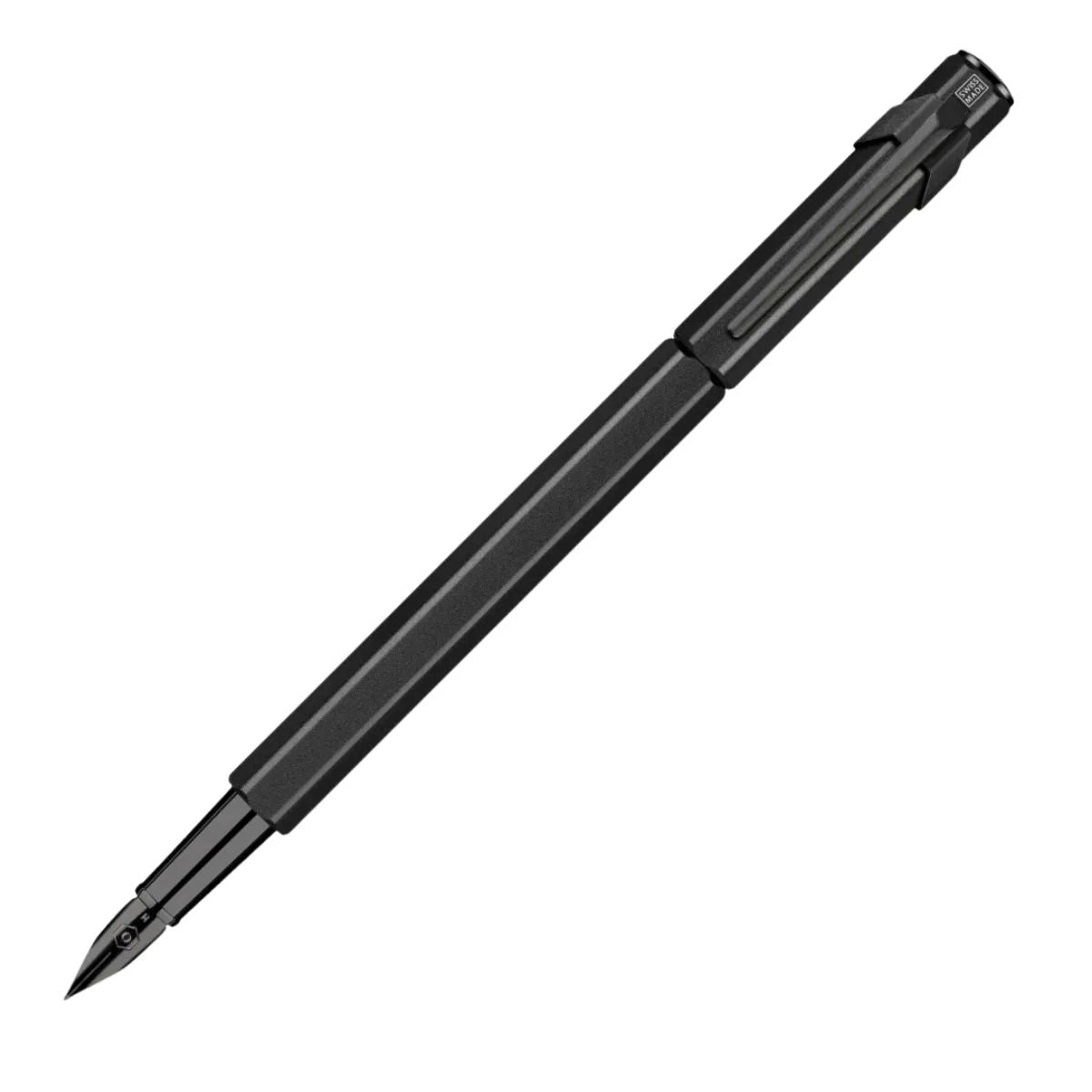 Caneta Tinteiro Caran D'ache com Estojo de Lata - Black Code