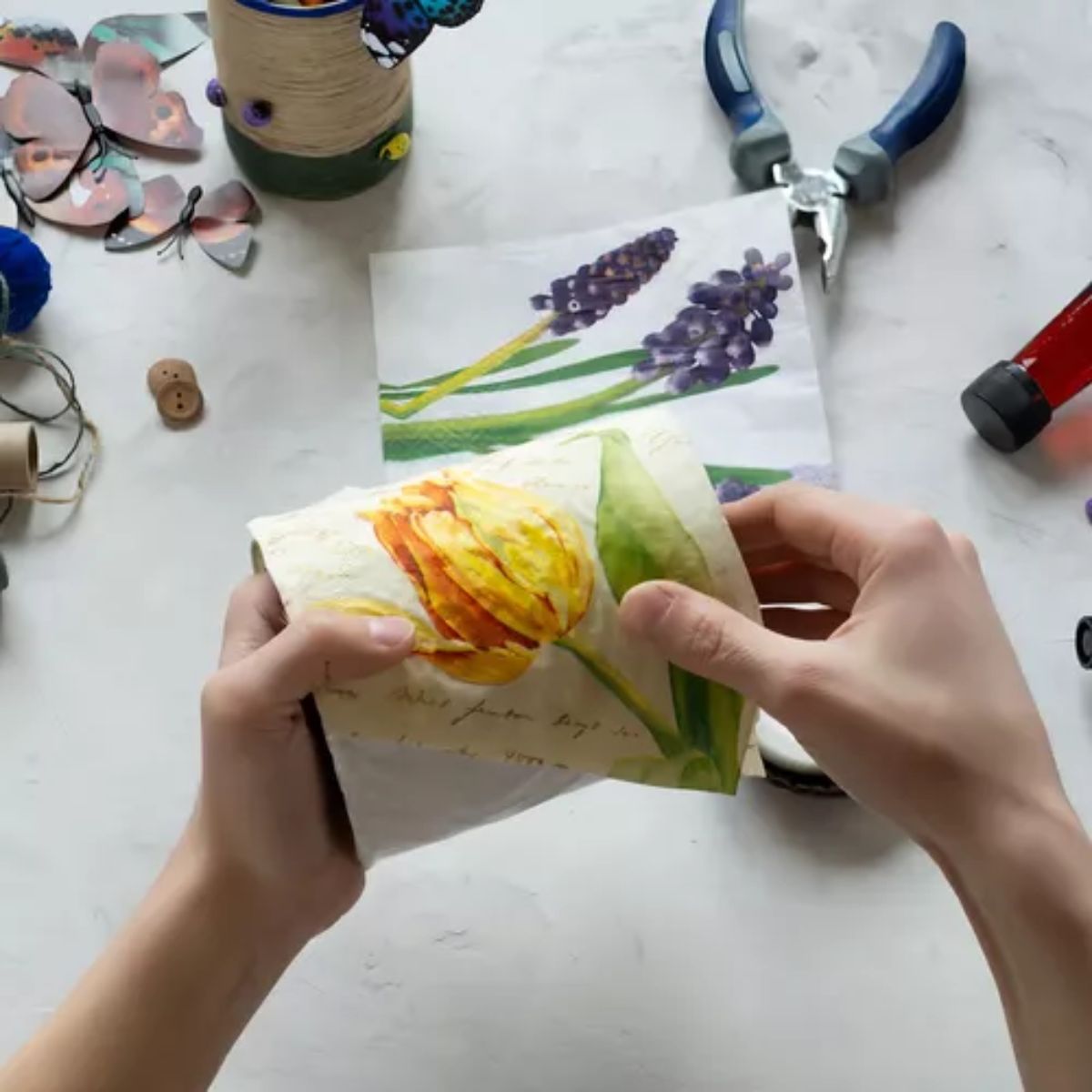 Guardanapo para Decoupage Ambiente 33x33cm com 20 Unidades - Flores e Borboleta