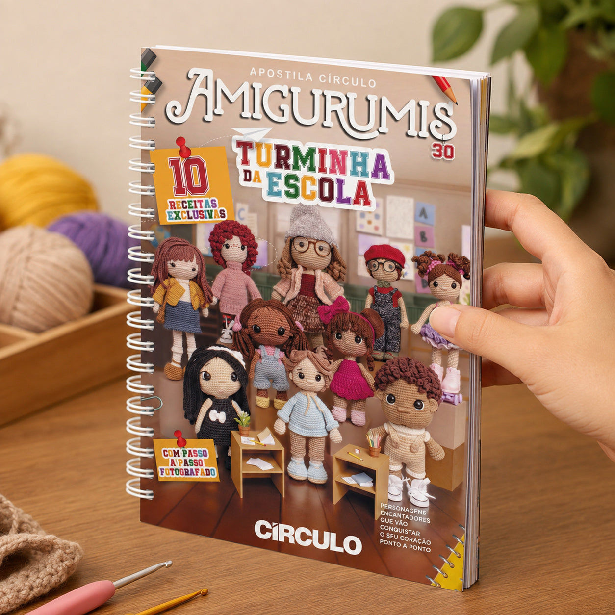 Apostila Amigurumis Turminha da Escola 10 Receitas 56 Páginas para Crochê e Amigurumi - Círculo