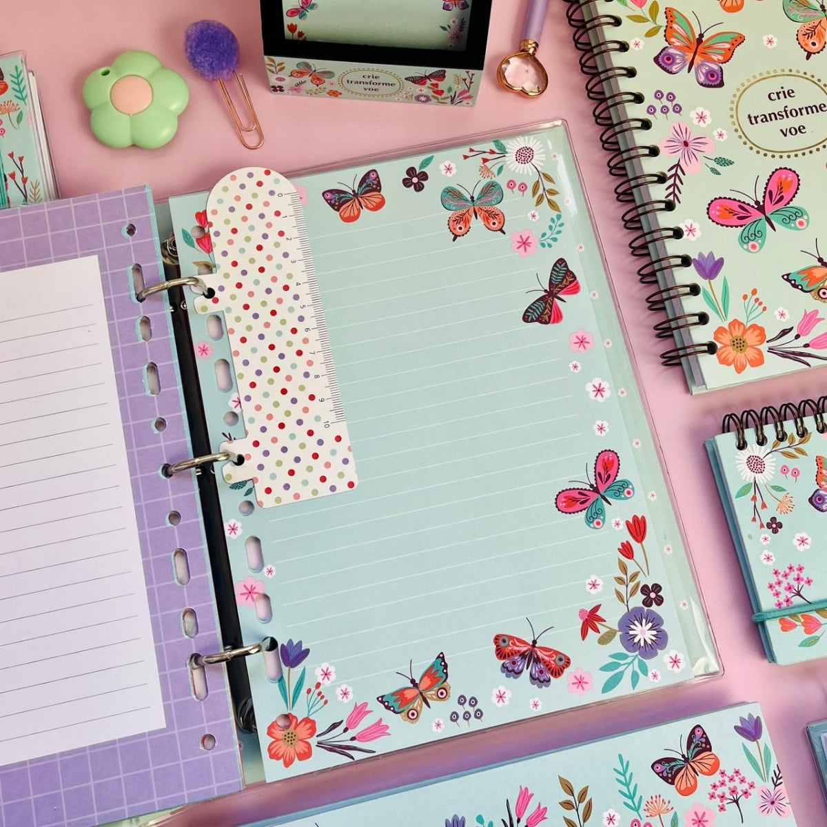 Caderno Argolado Pautado 90g/m² 16,5x23,2cm com 80 Folhas Borboletas no Jardim - Fina Ideia