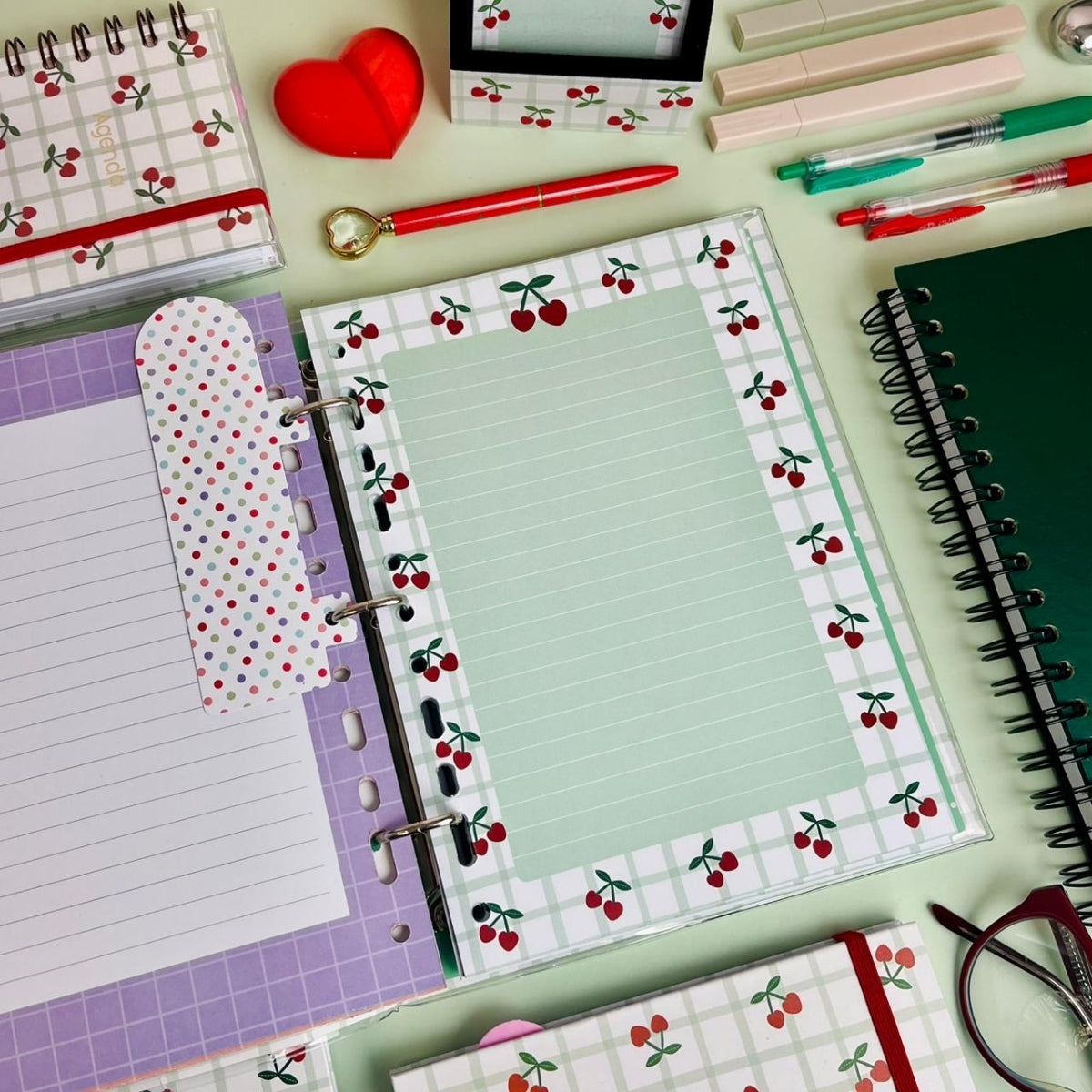 Caderno Argolado Pautado 90g/m² 16,5x23,2cm com 80 Folhas Cereja - Fina Ideia