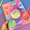 Caderno Smart Universitário com 80 Folhas 90g/m² Fechamento em Elástico - Divertidamente 20x27,5cm Dac - 5481