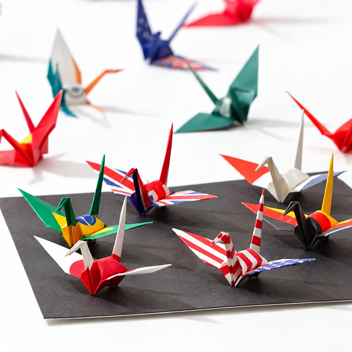 Papel Dobrável Origami 100 Folhas Toyo Orizuru Flag Design Bandeiras 7,5x7,5cm - Miwa
