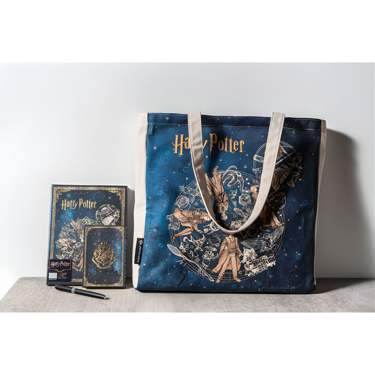 Bolsa Canvas Bag Paperblanks Legends Of Hogwarts Harry Potter 38x38cm em Algodão com Bolso Interno