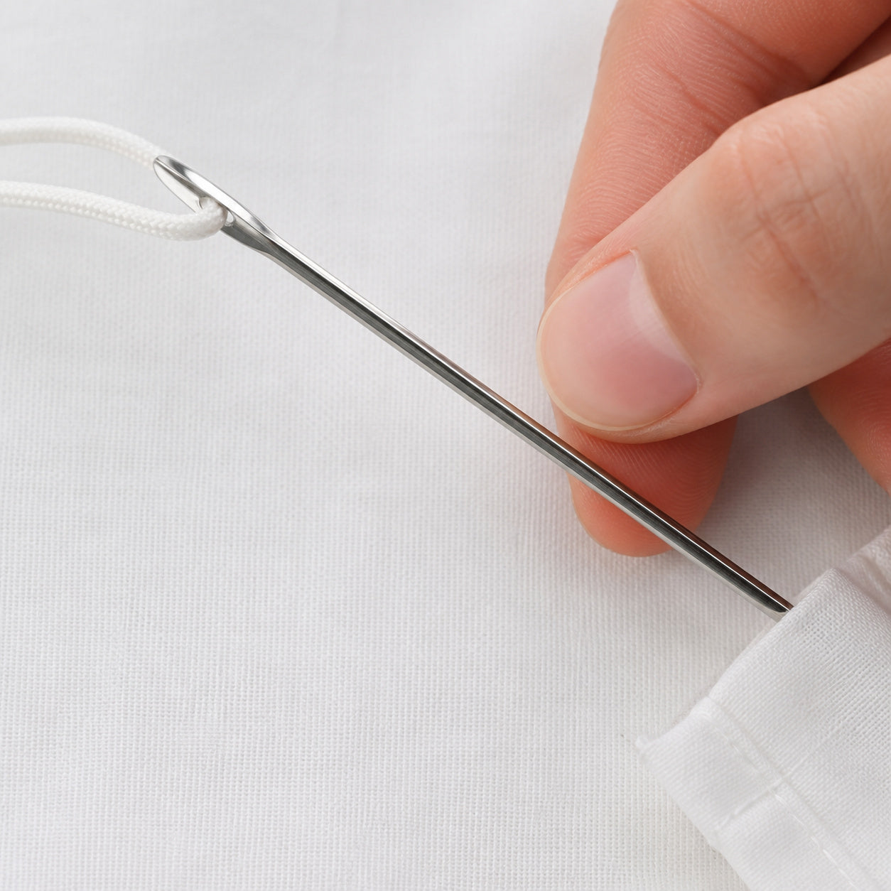 Agulha para Passar Cordão em Cós Alças e Costura Criativa Cor 40 - Círculo